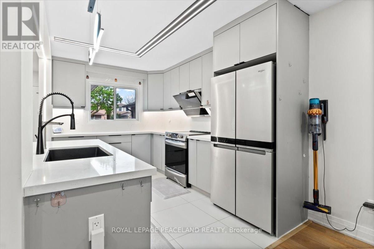 92 LUND STREET Image 5