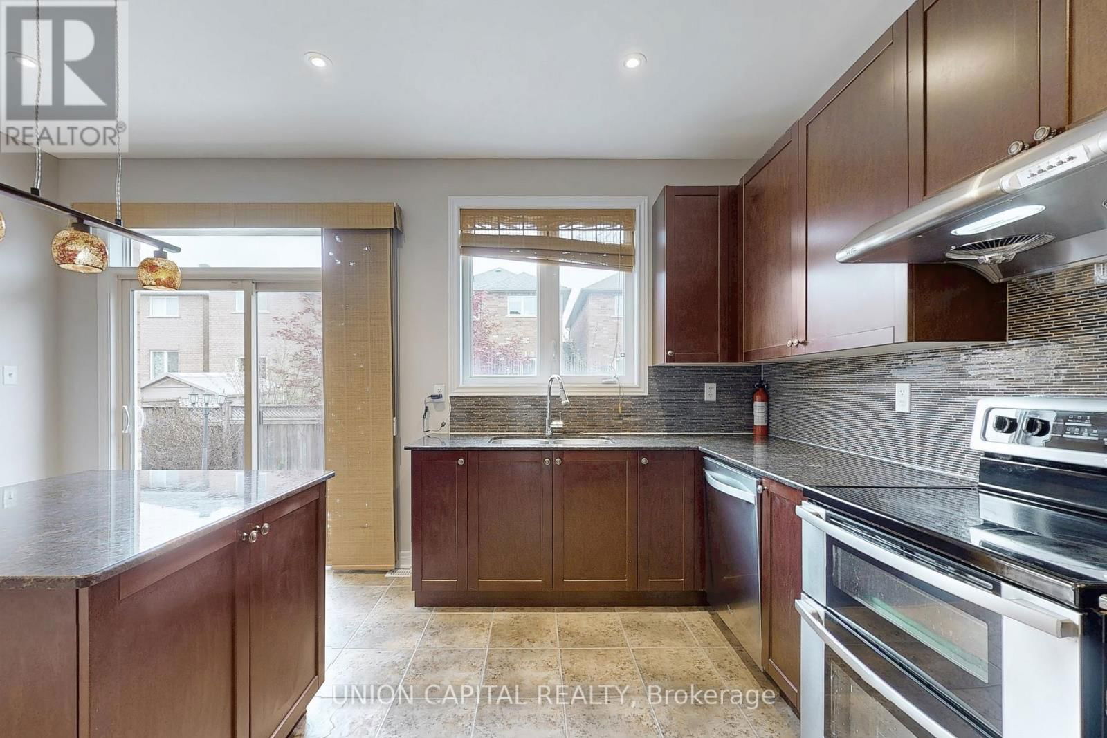 28 SILKGROVE TERRACE Image 7