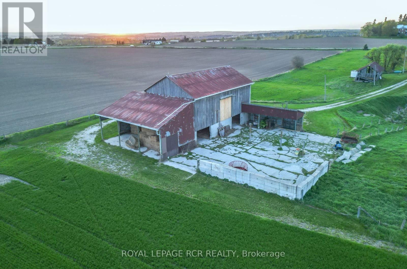 6049 13TH LINE Image 6