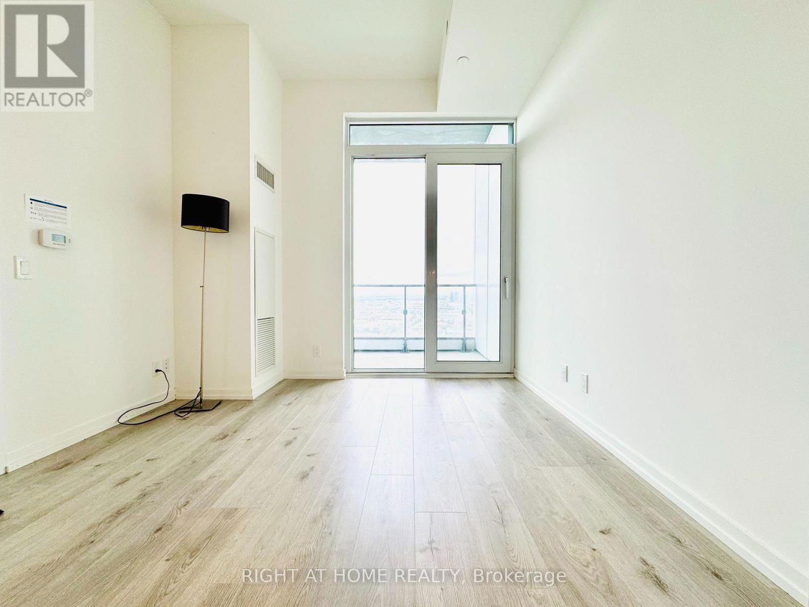 2715 - 1000 PORTAGE PARKWAY Image 2