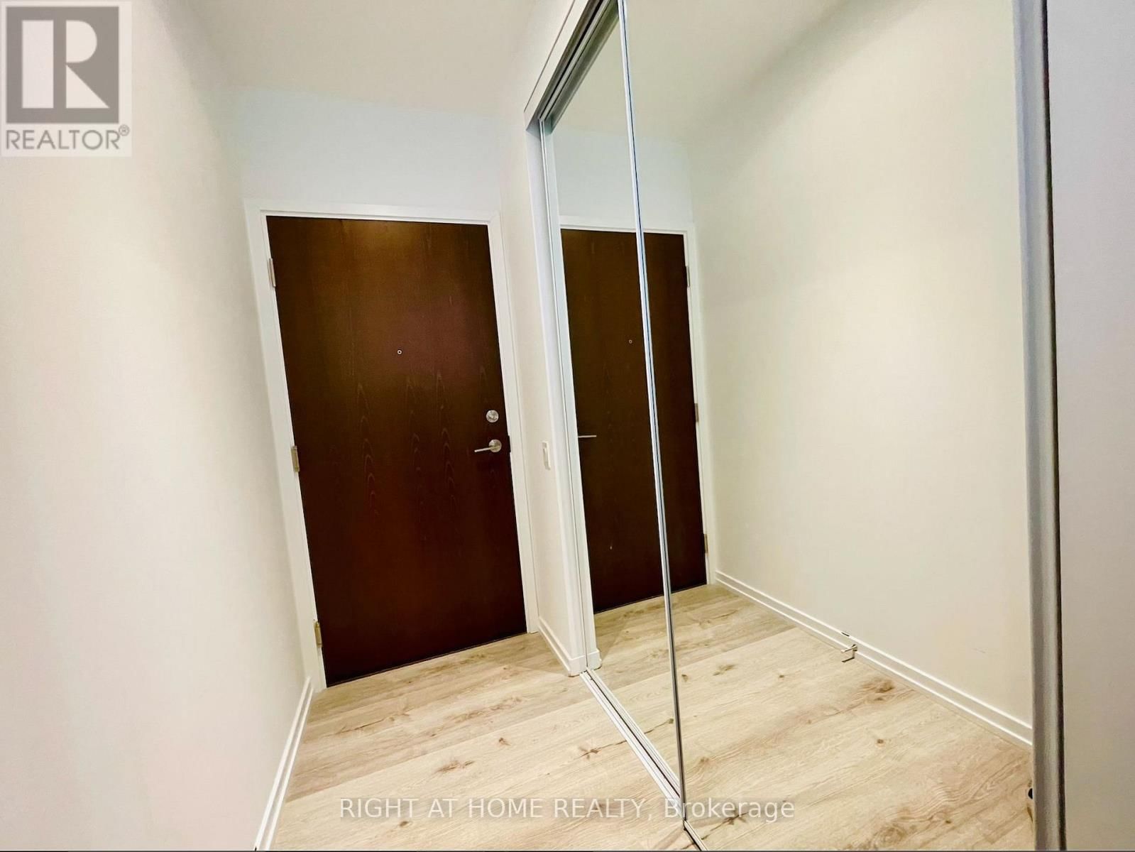 2715 - 1000 PORTAGE PARKWAY Image 25