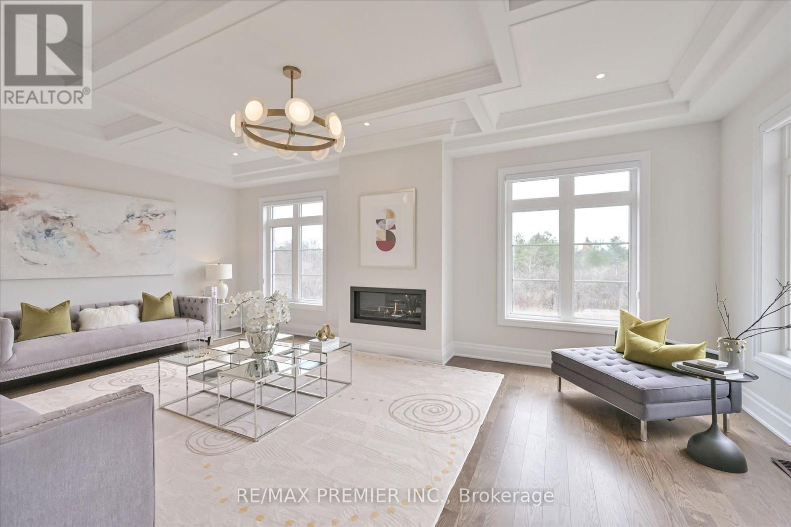 94 SUNNY ACRE CRESCENT Image 3