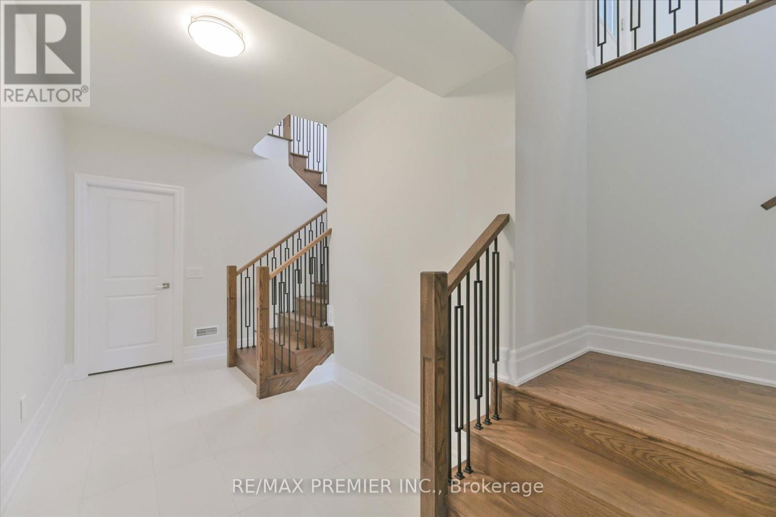 94 SUNNY ACRE CRESCENT Image 38