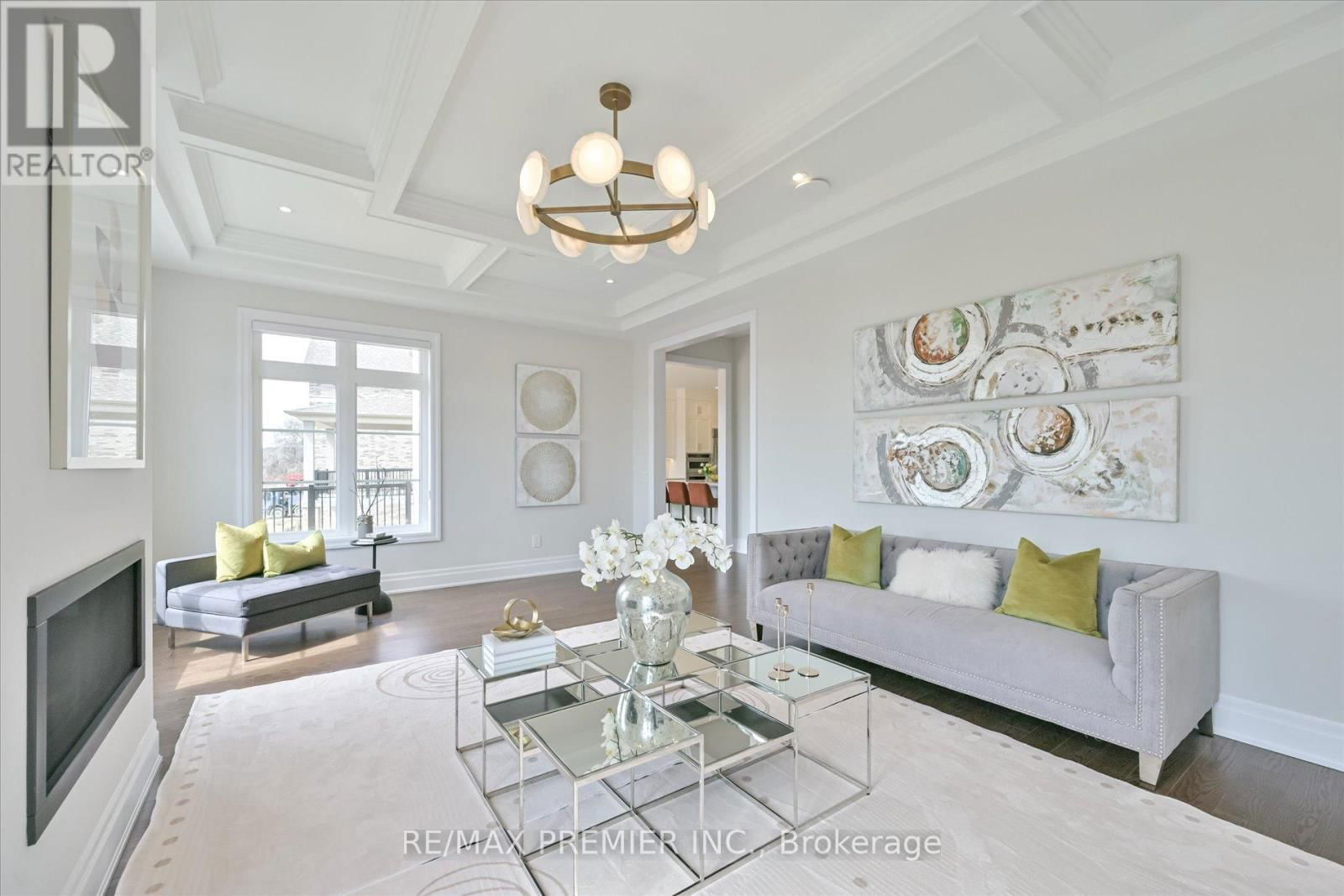 94 SUNNY ACRE CRESCENT Image 5