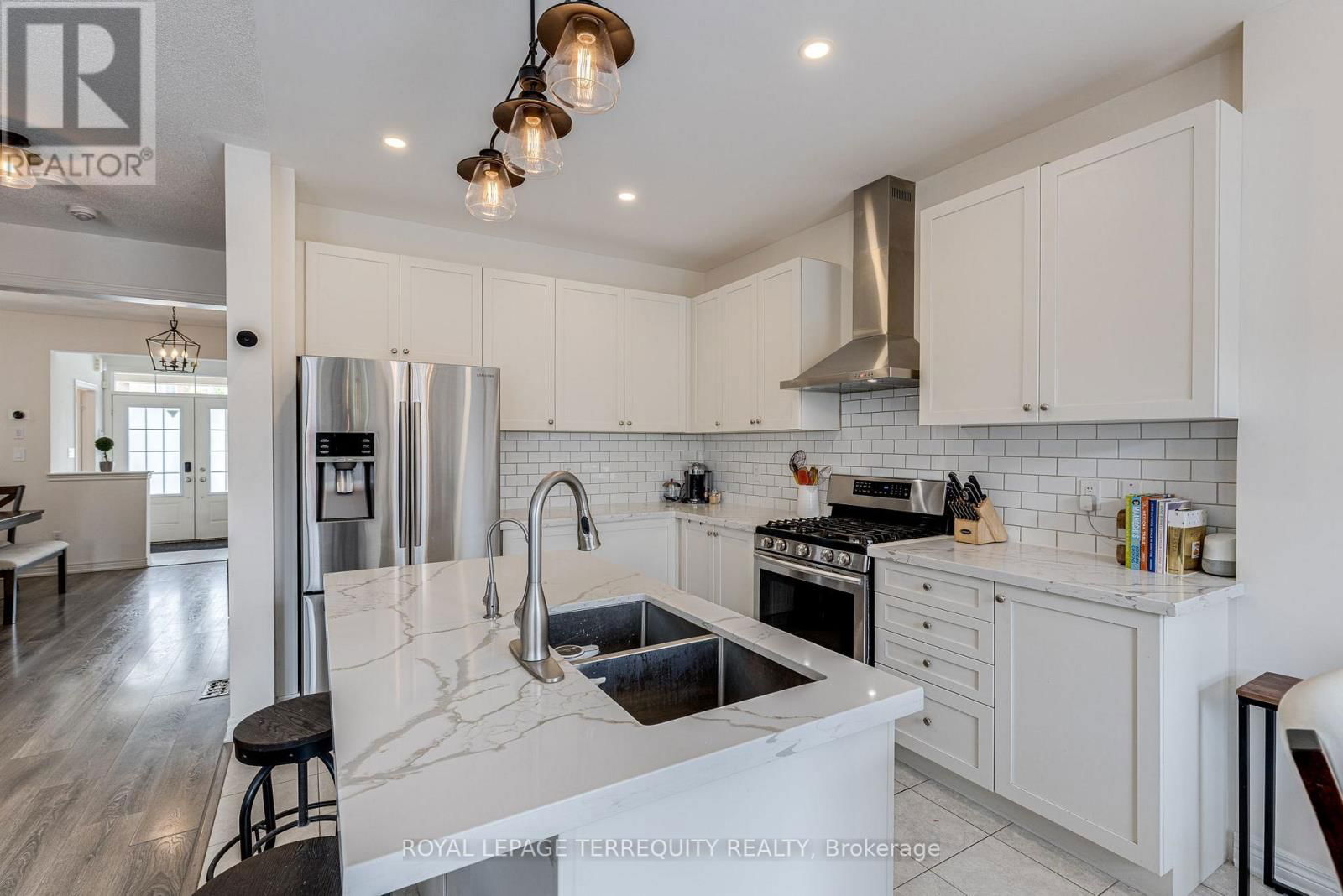 51 WEAVER TERRACE Image 14