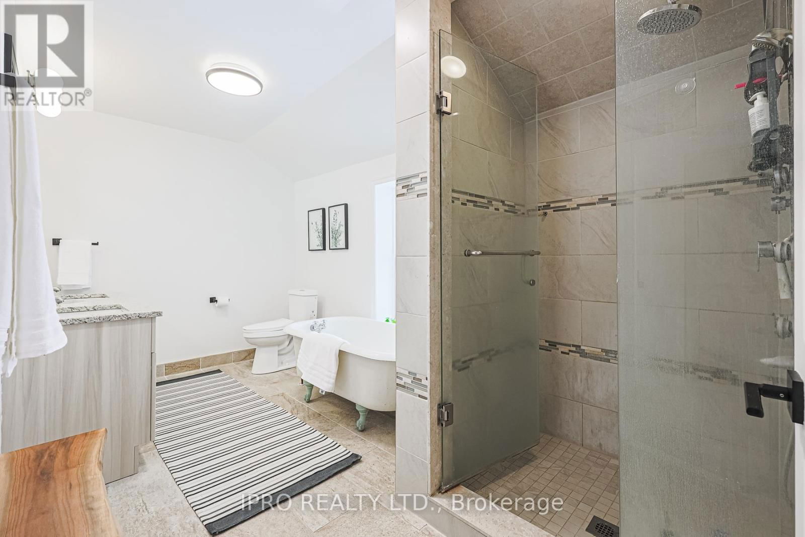 19051 CENTRE STREET Image 12