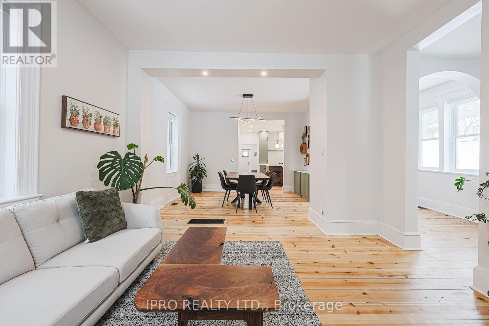 19051 CENTRE STREET Image 5