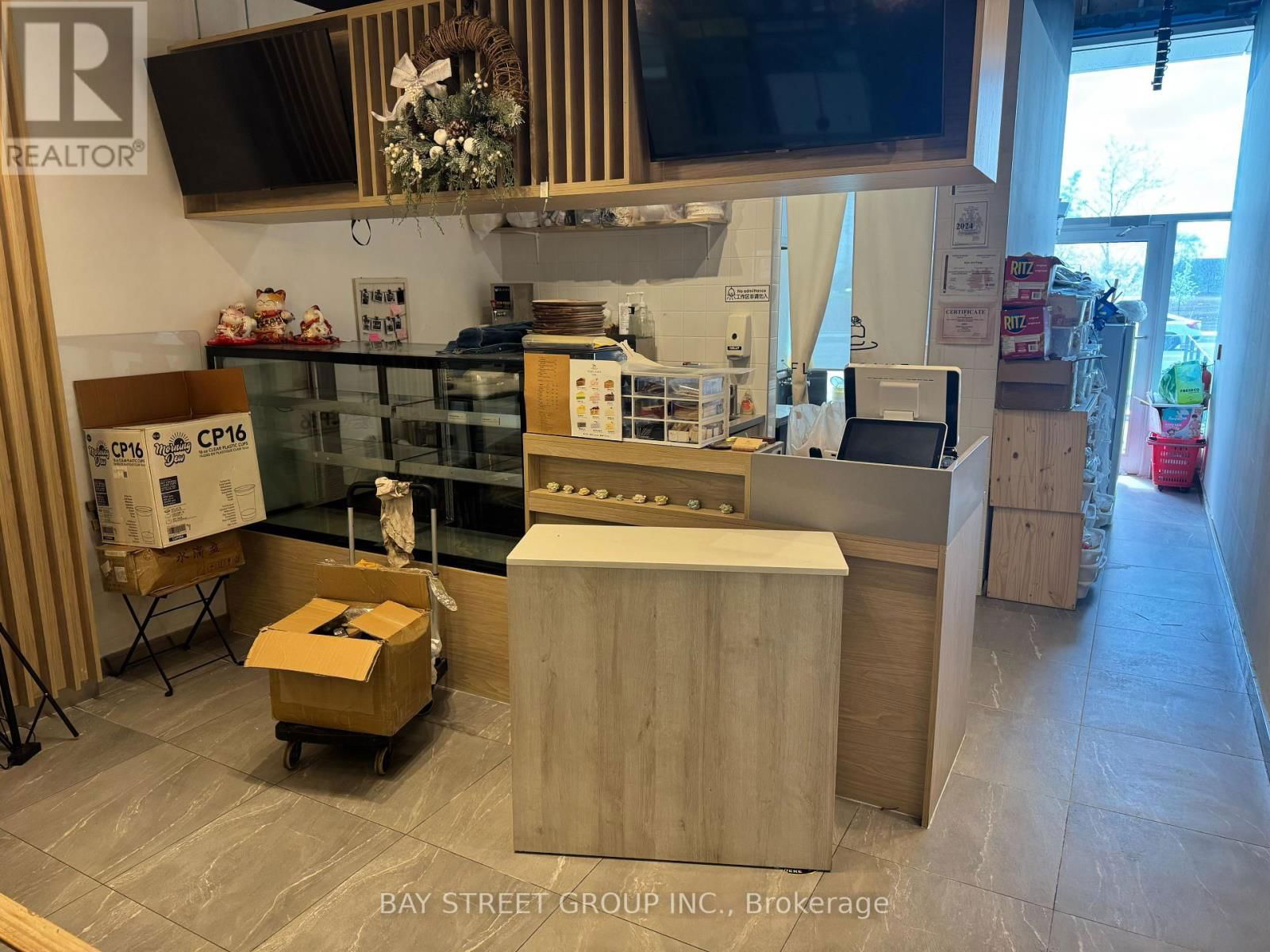 1CF6 - 9390 WOODBINE AVENUE Image 3