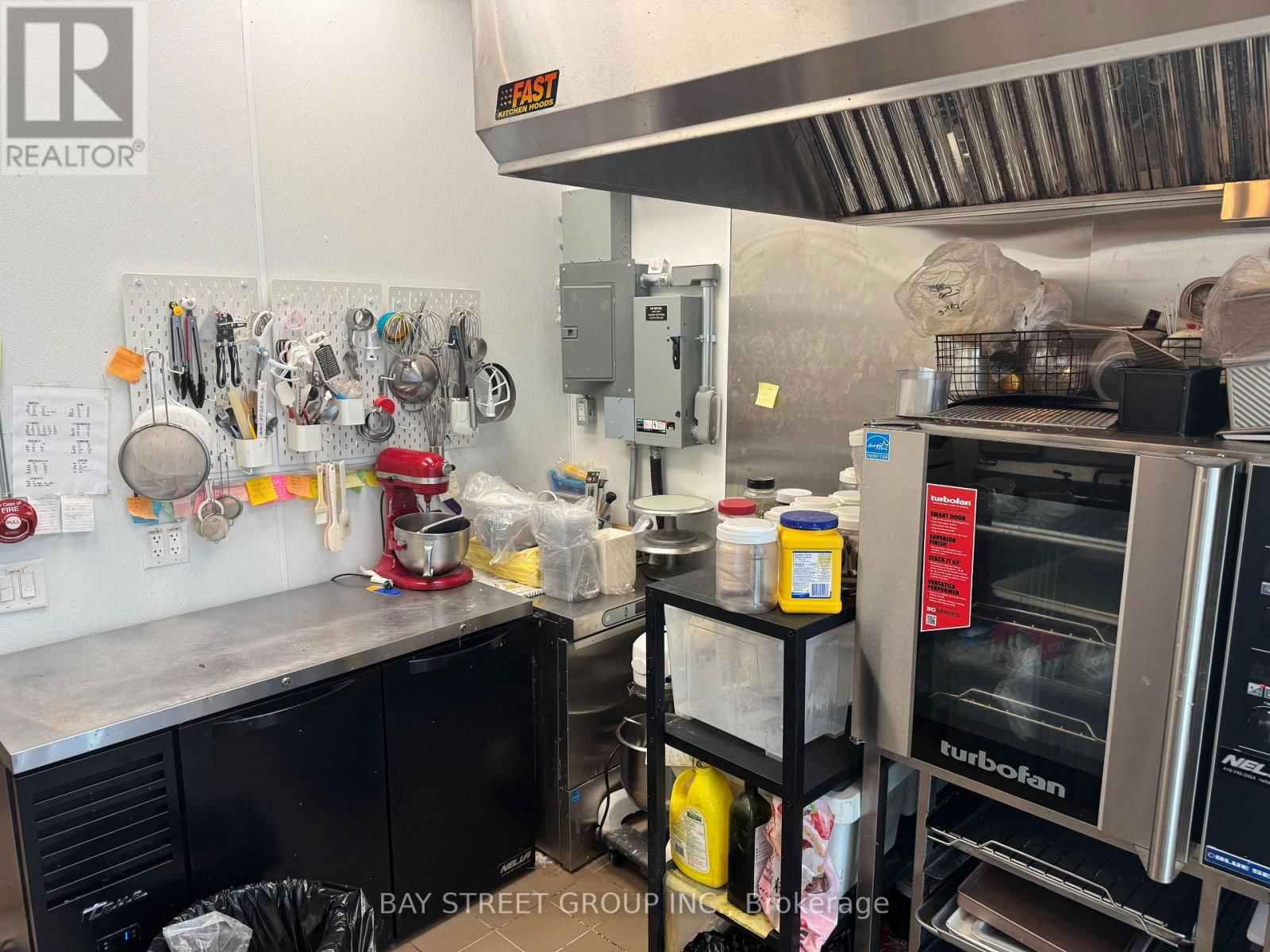 1CF6 - 9390 WOODBINE AVENUE Image 4