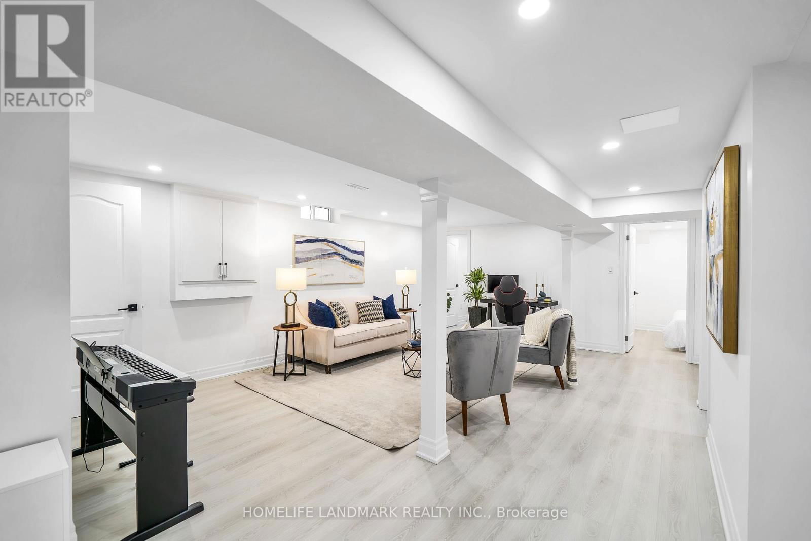 89 UPTON CRESCENT Image 22