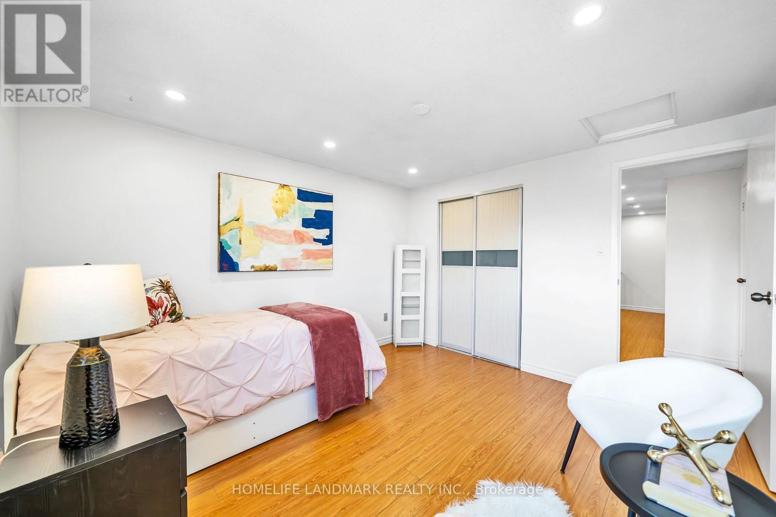 89 UPTON CRESCENT Image 45