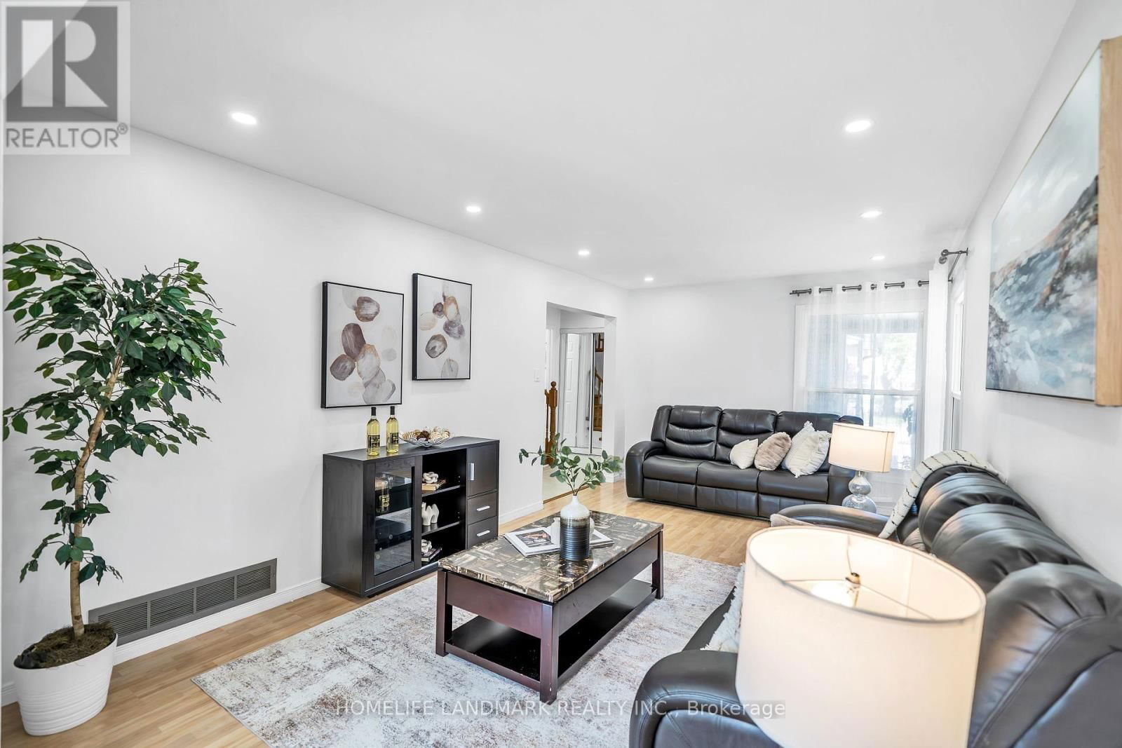89 UPTON CRESCENT Image 6