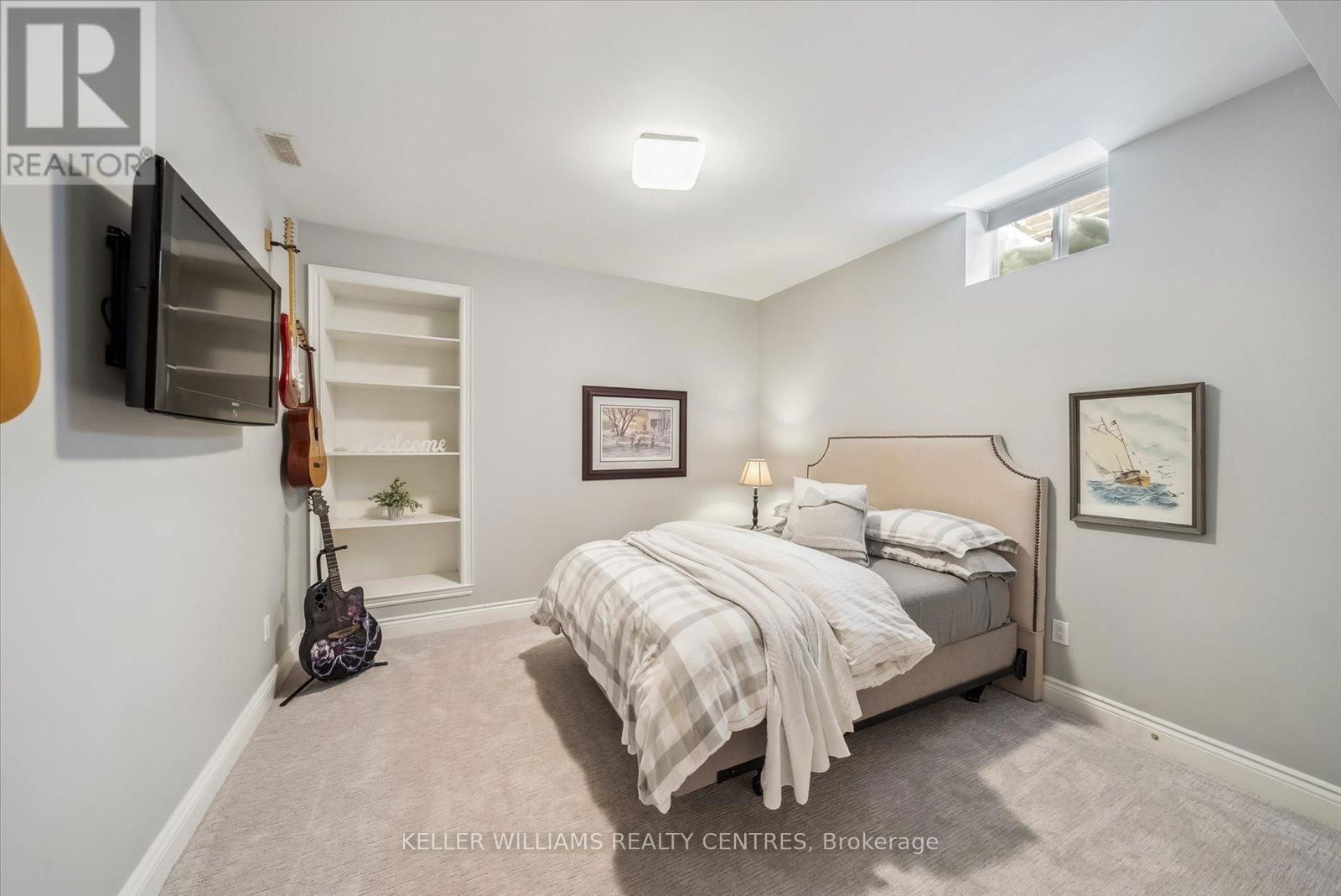 135 SANIBEL CRESCENT Image 35