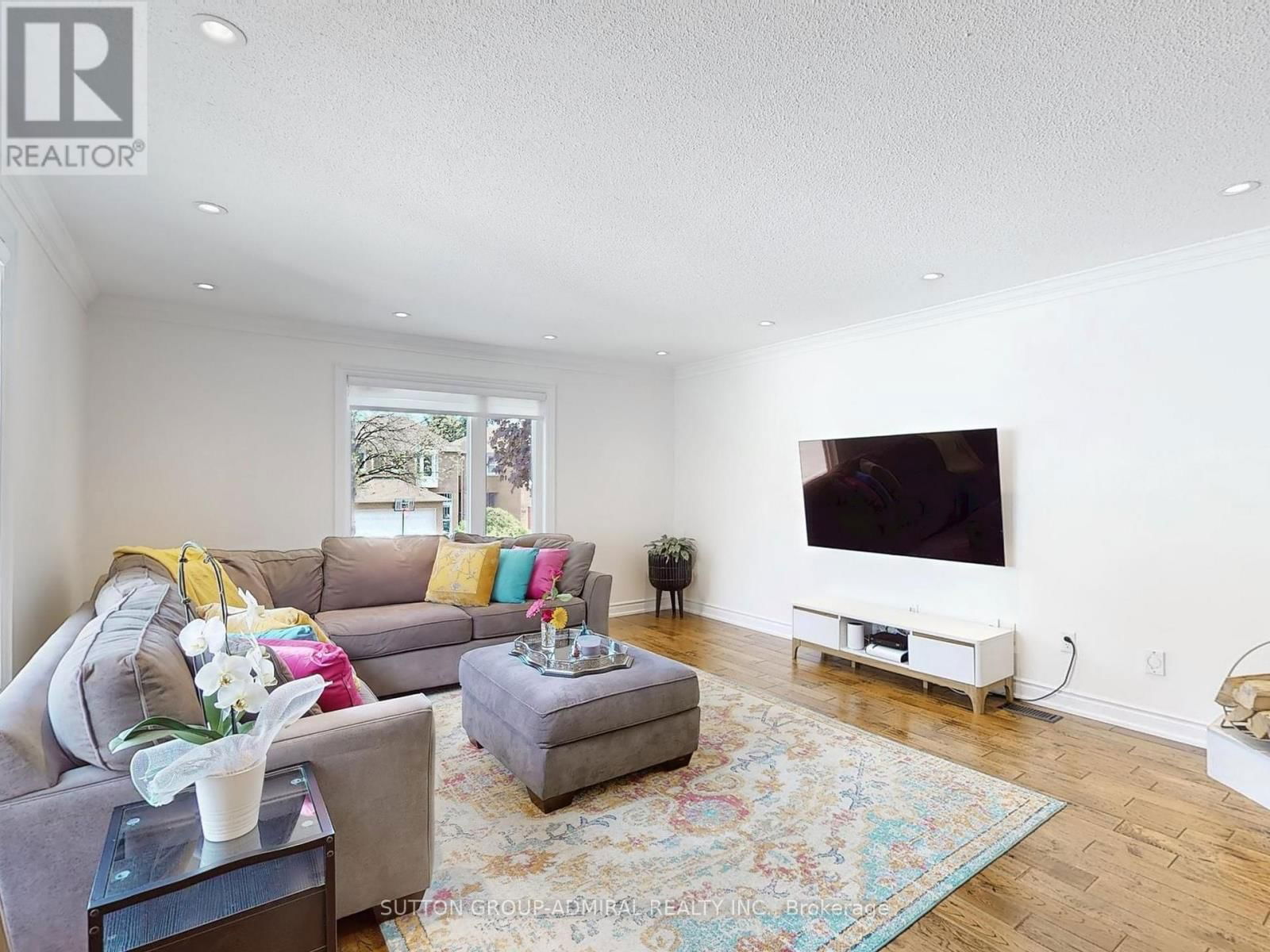 101 GLEN CRESCENT Image 18