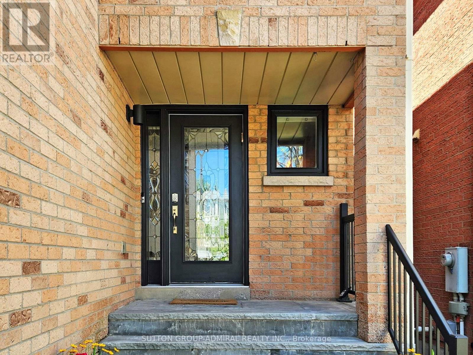 101 GLEN CRESCENT Image 2