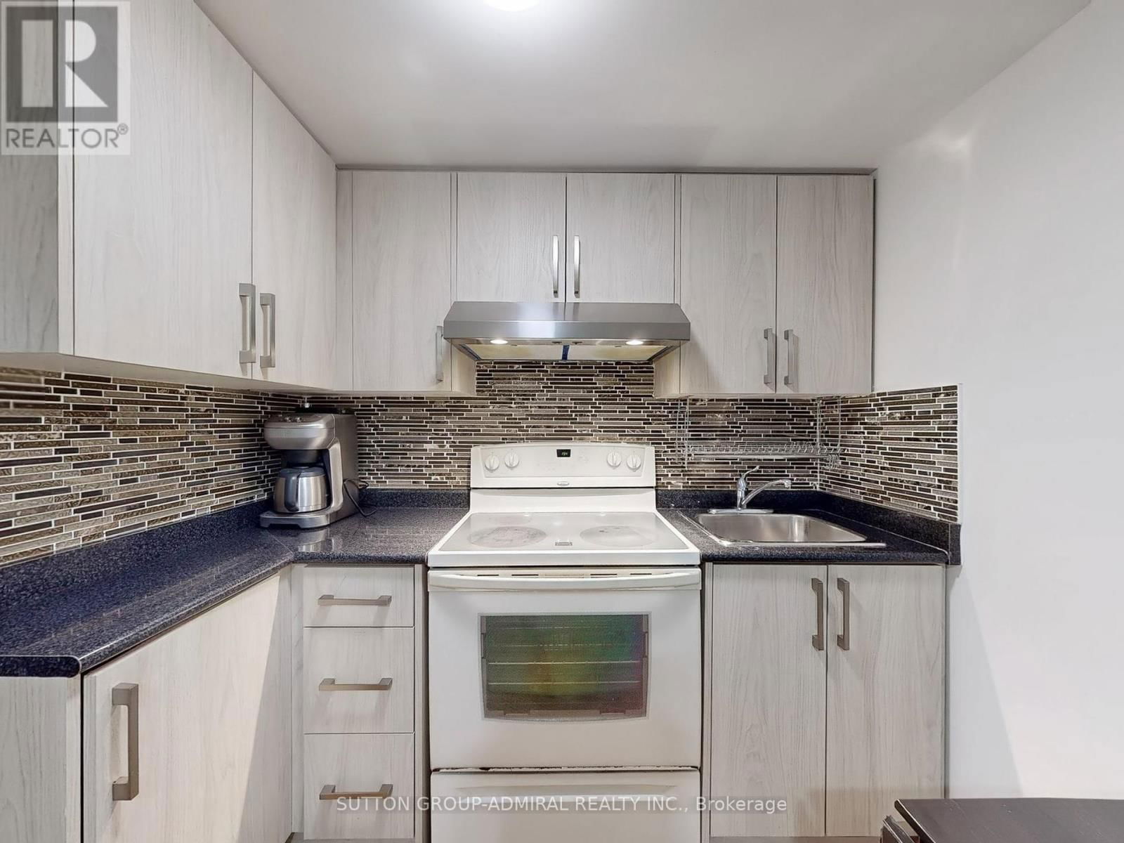 101 GLEN CRESCENT Image 29
