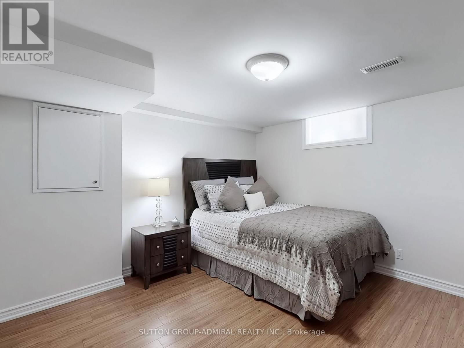 101 GLEN CRESCENT Image 30