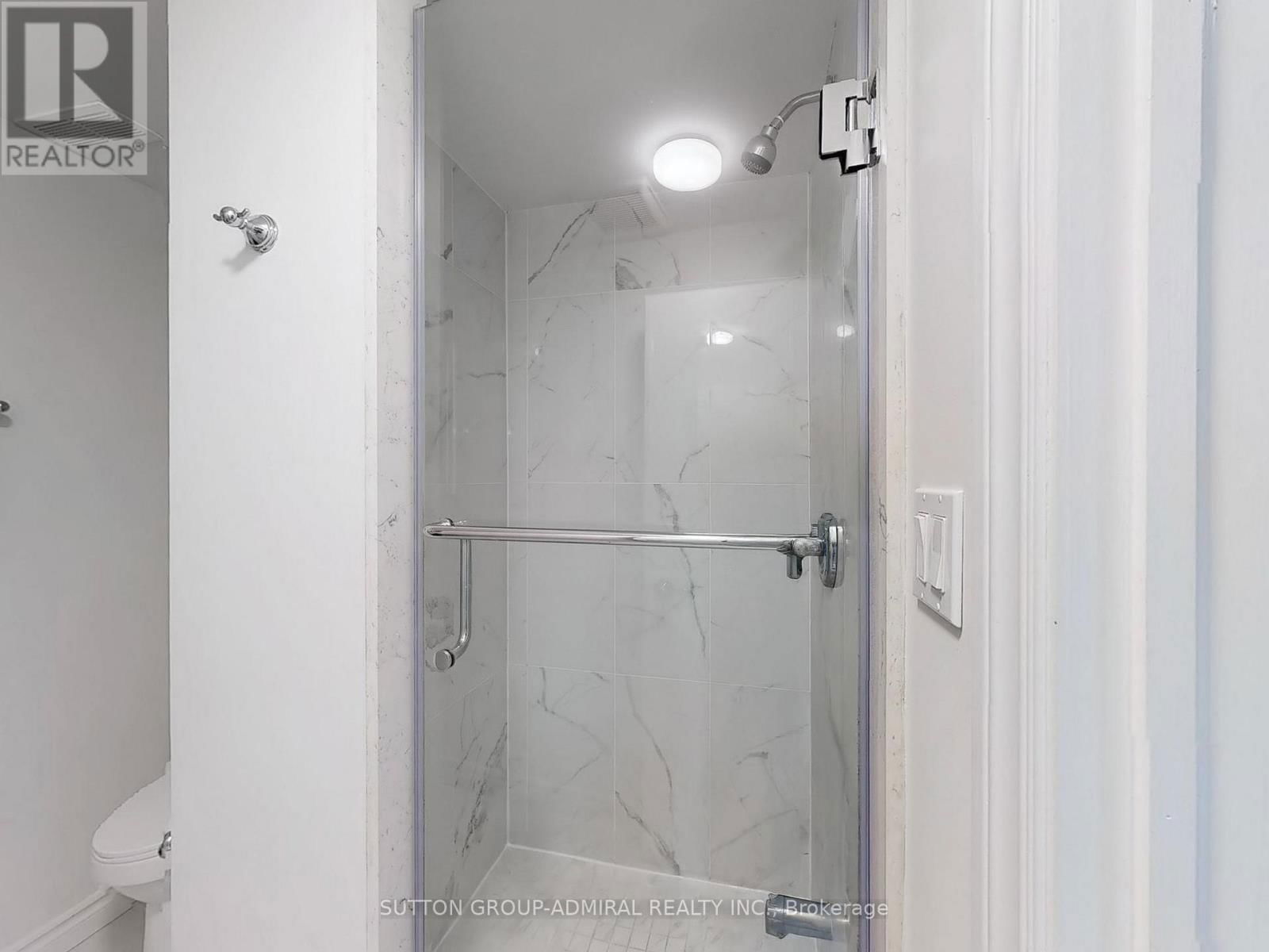 101 GLEN CRESCENT Image 33