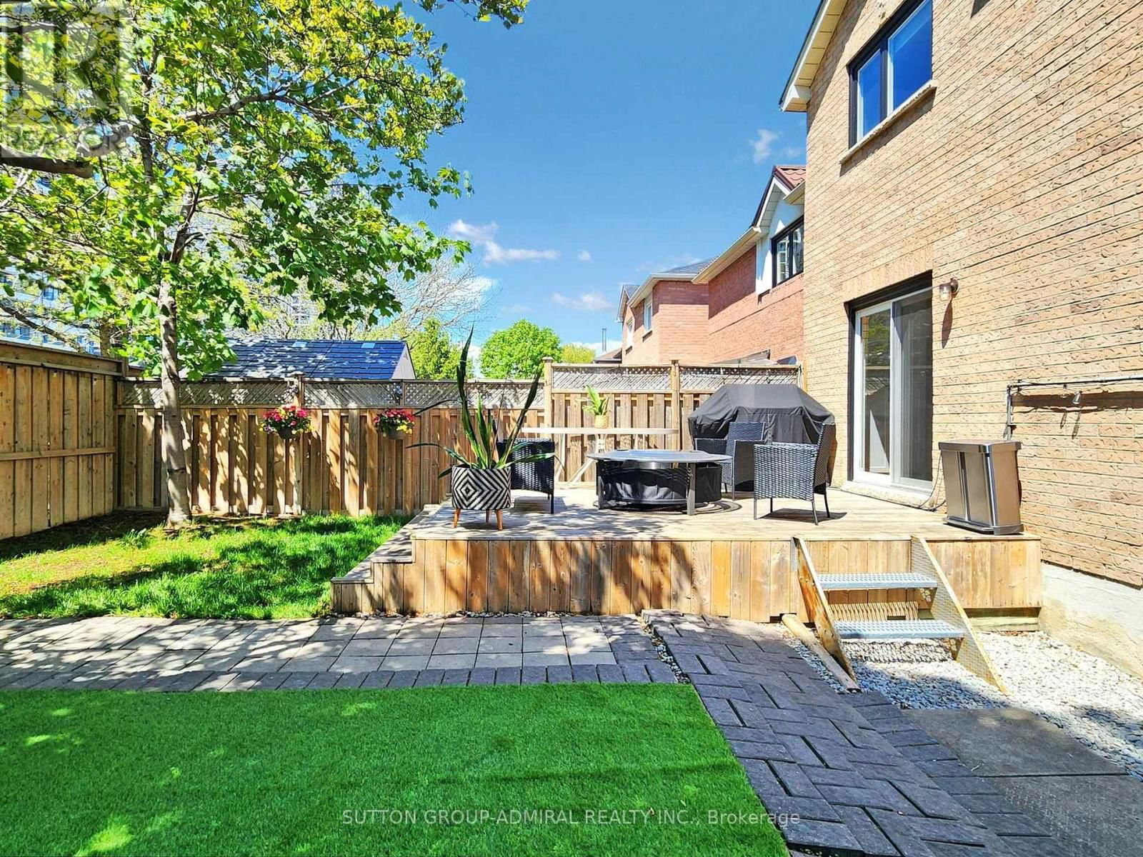 101 GLEN CRESCENT Image 37