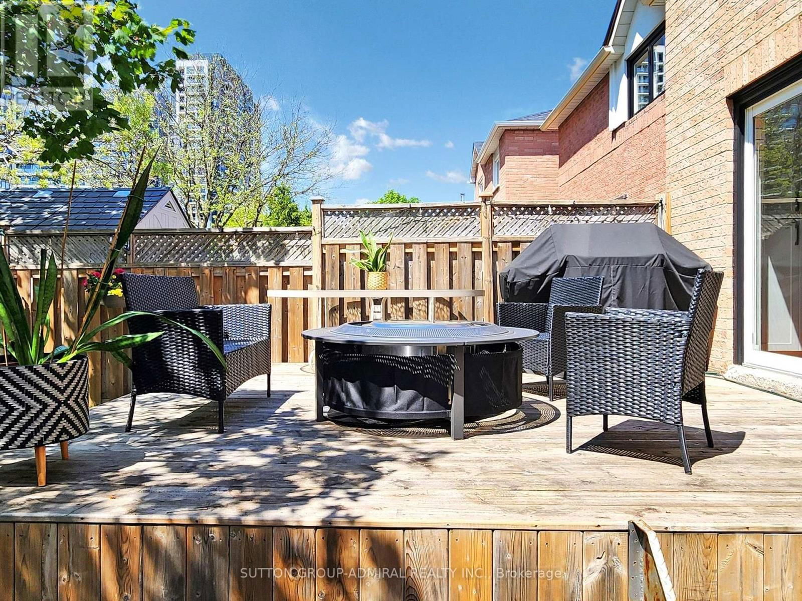 101 GLEN CRESCENT Image 38