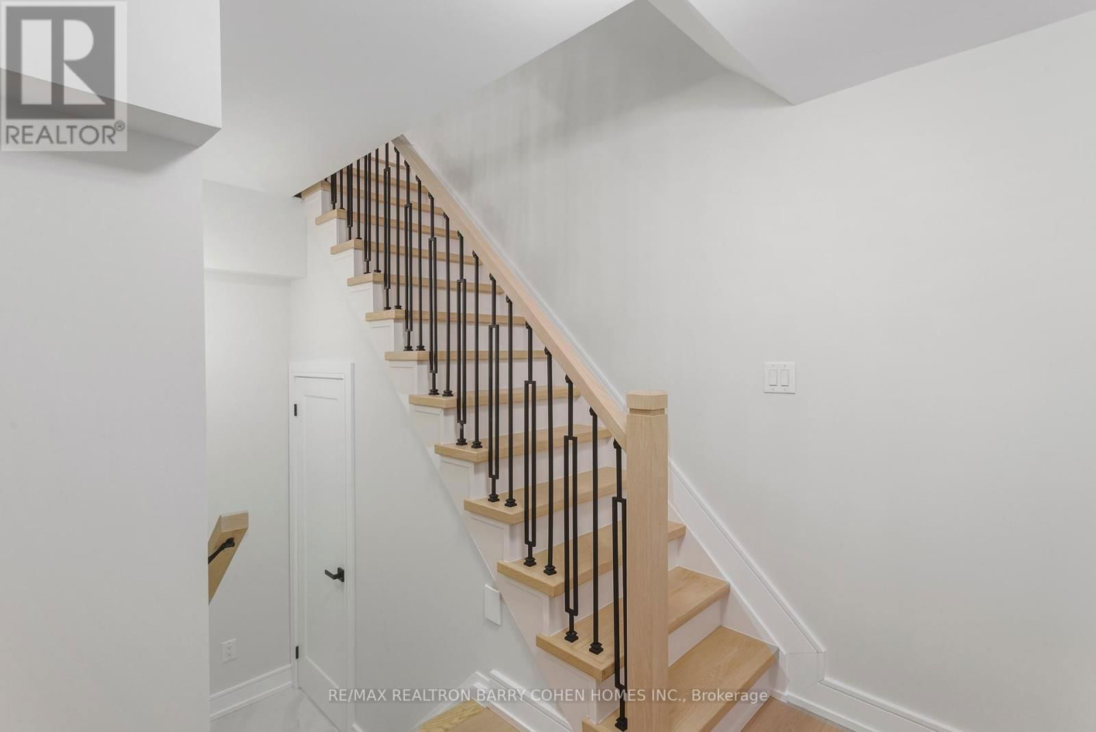 21 - 21 GALLERIA PARKWAY Image 16