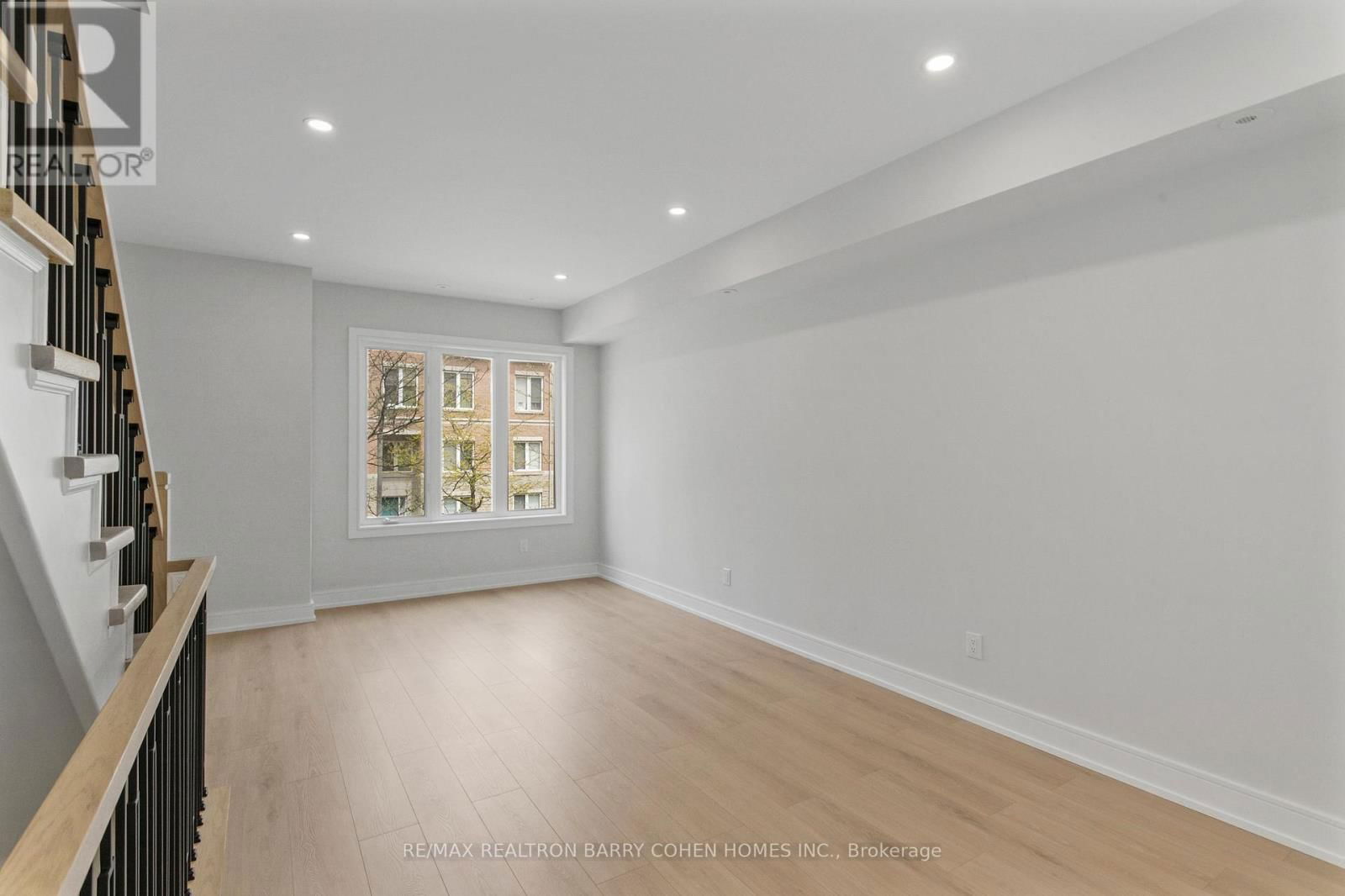 21 - 21 GALLERIA PARKWAY Image 29