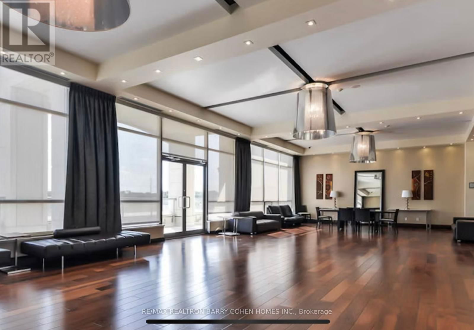 21 - 21 GALLERIA PARKWAY Image 32