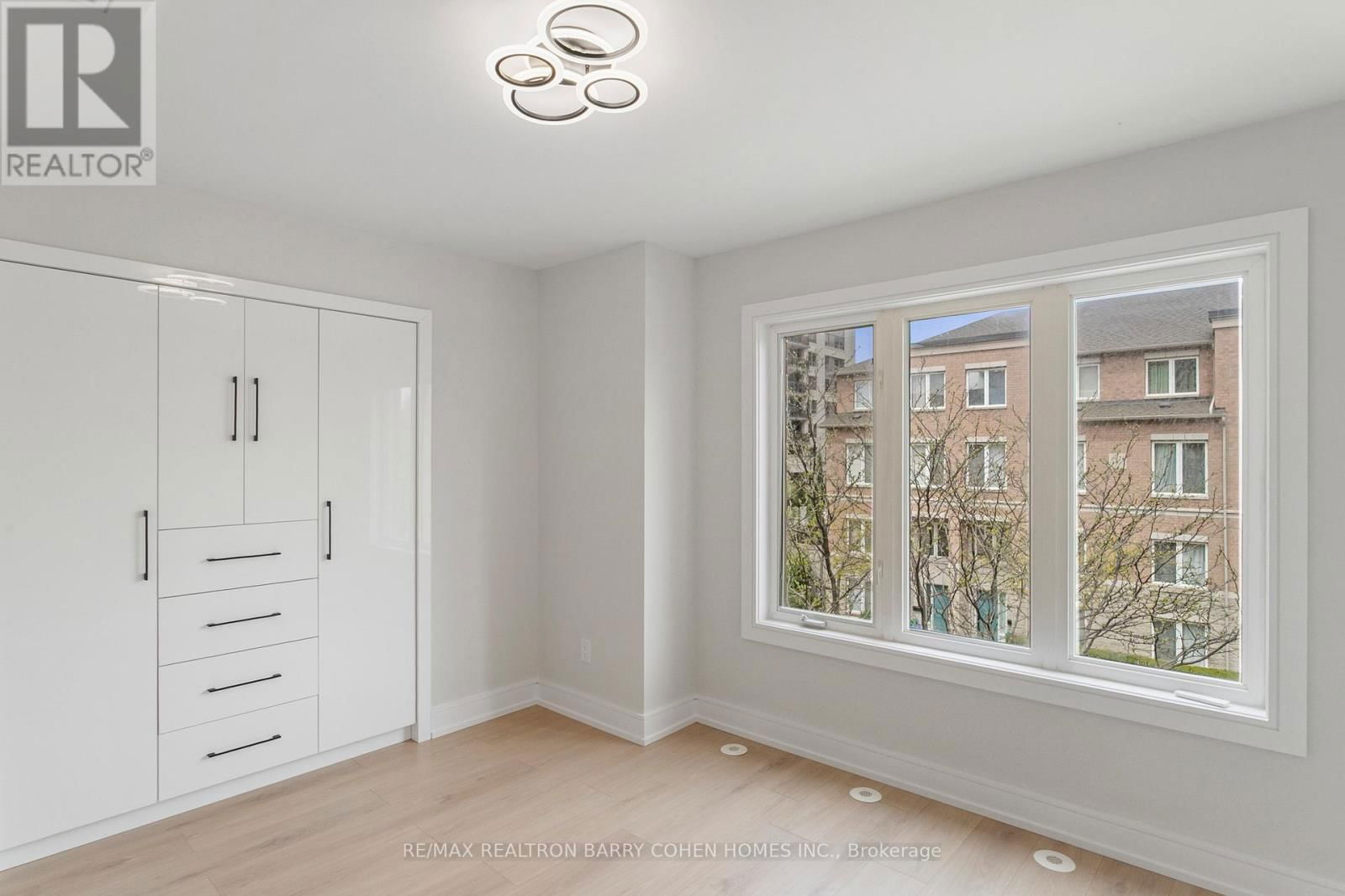 21 - 21 GALLERIA PARKWAY Image 9