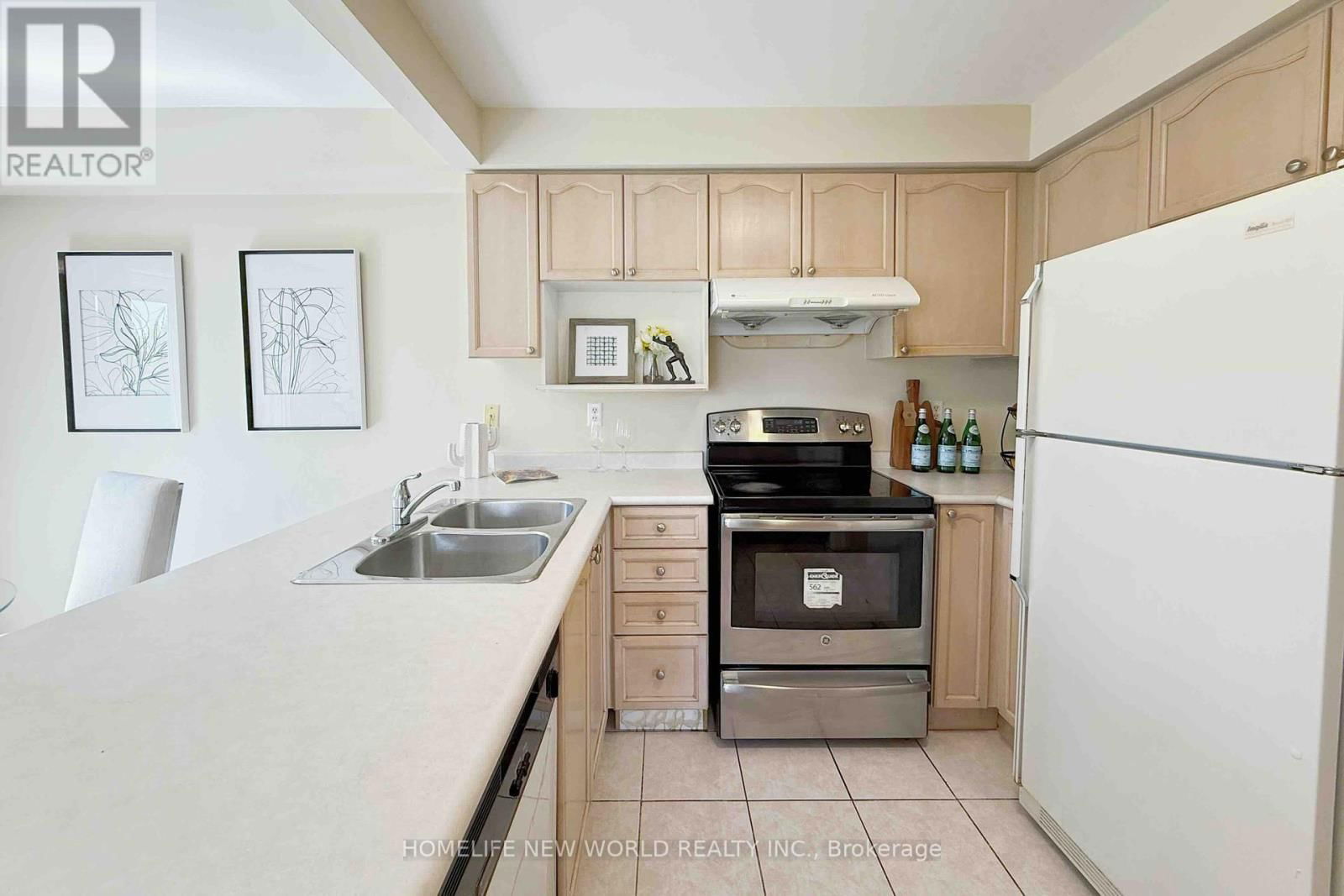 1 SYLWOOD CRESCENT Image 14