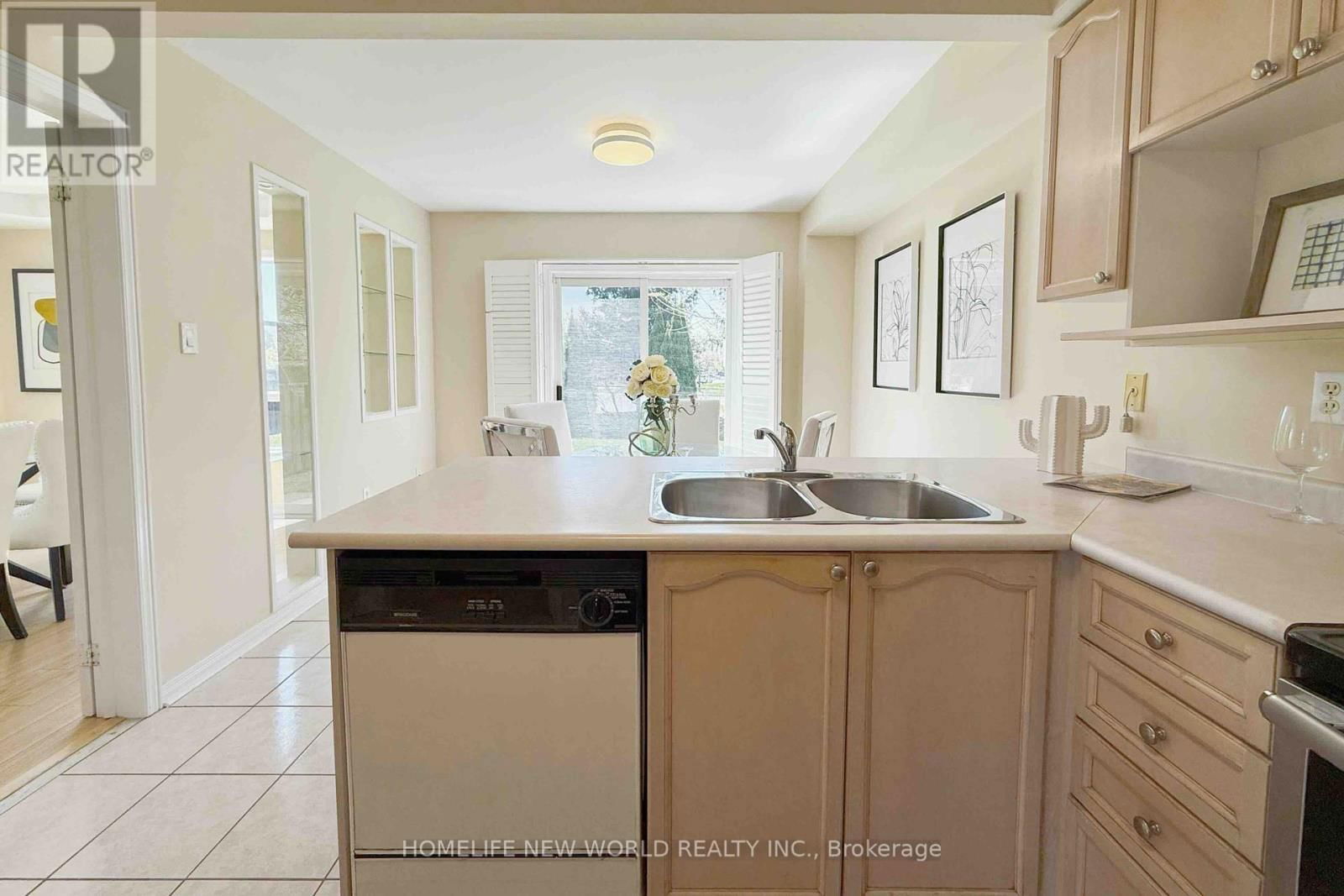 1 SYLWOOD CRESCENT Image 16