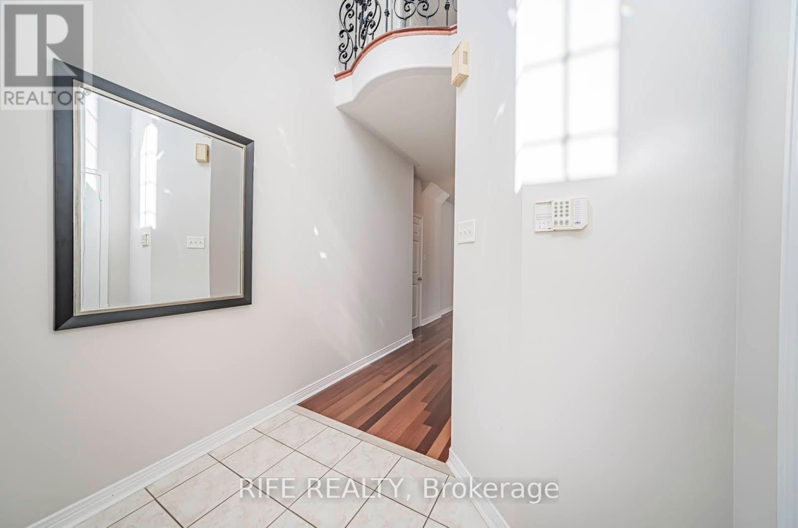 37 BURNDENFORD CRESCENT Image 10