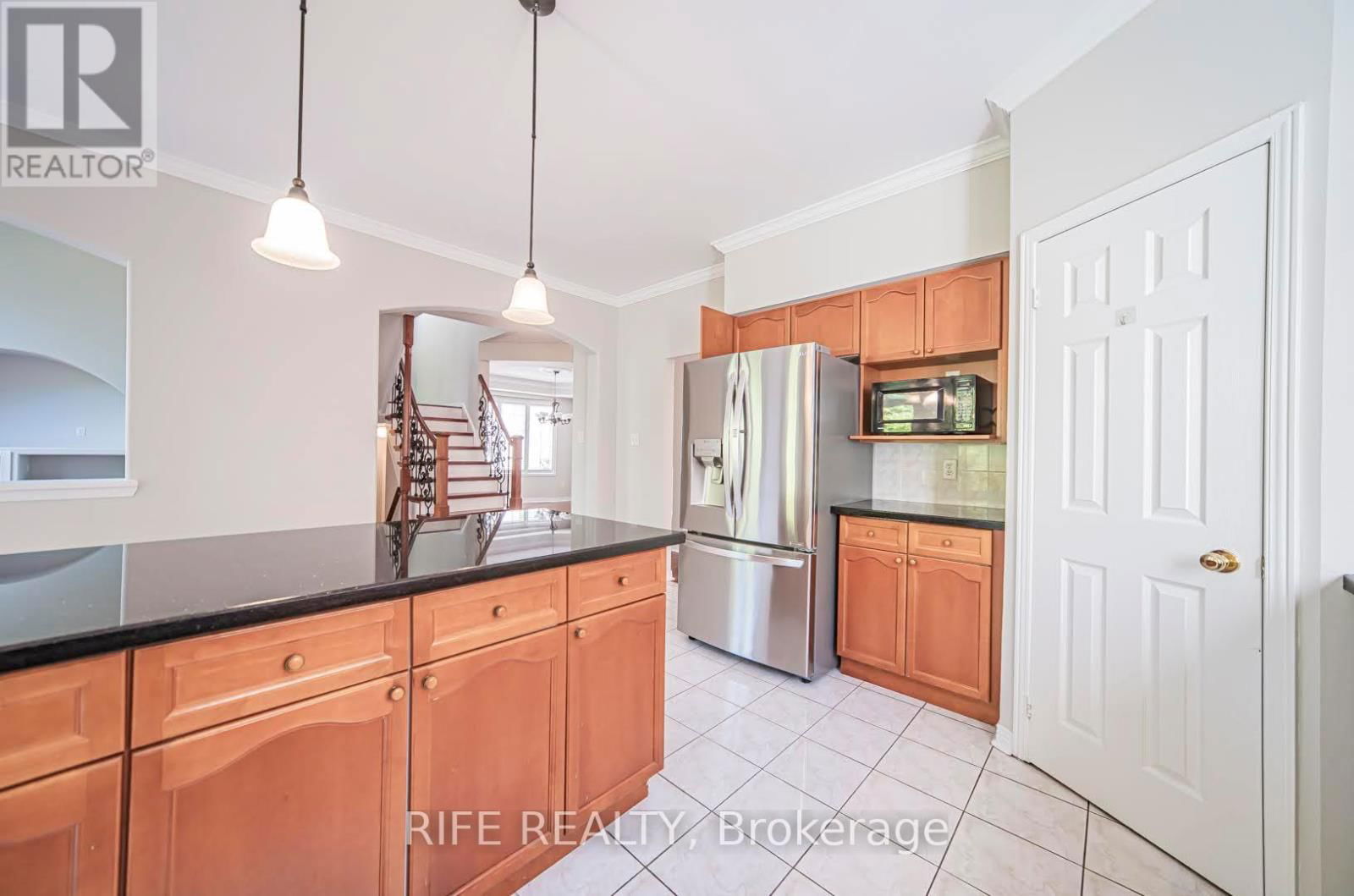 37 BURNDENFORD CRESCENT Image 25