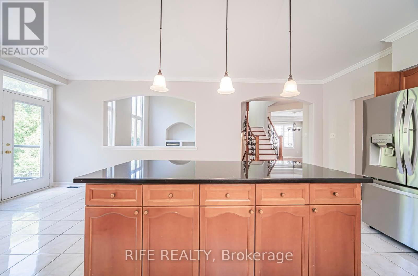 37 BURNDENFORD CRESCENT Image 26