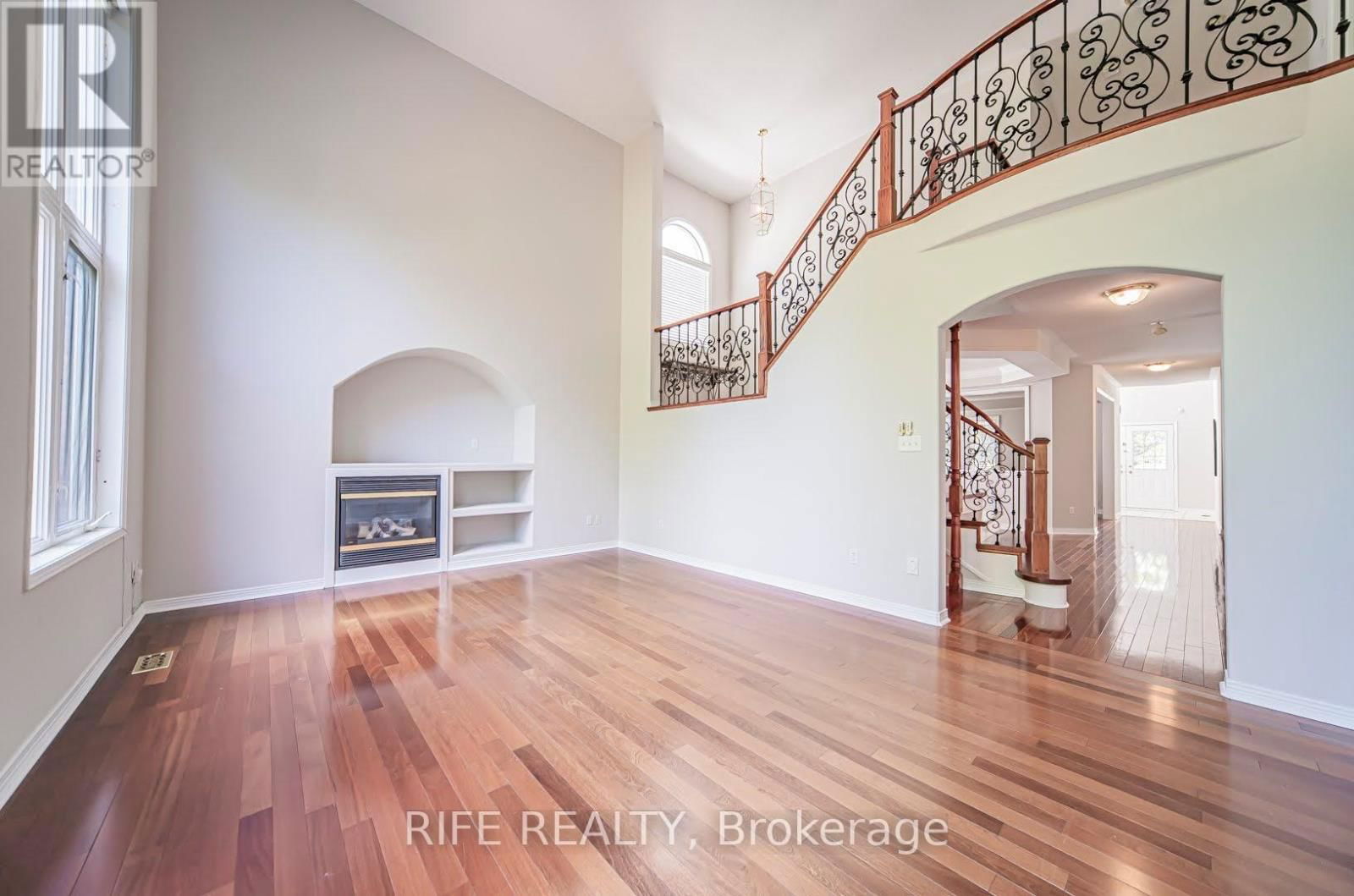 37 BURNDENFORD CRESCENT Image 29