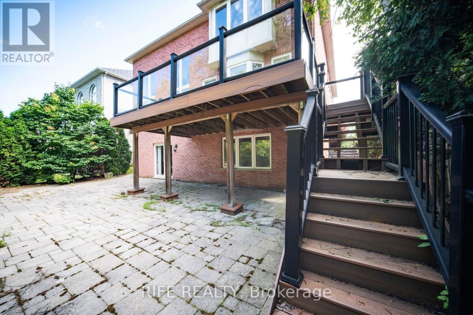 37 BURNDENFORD CRESCENT Image 3