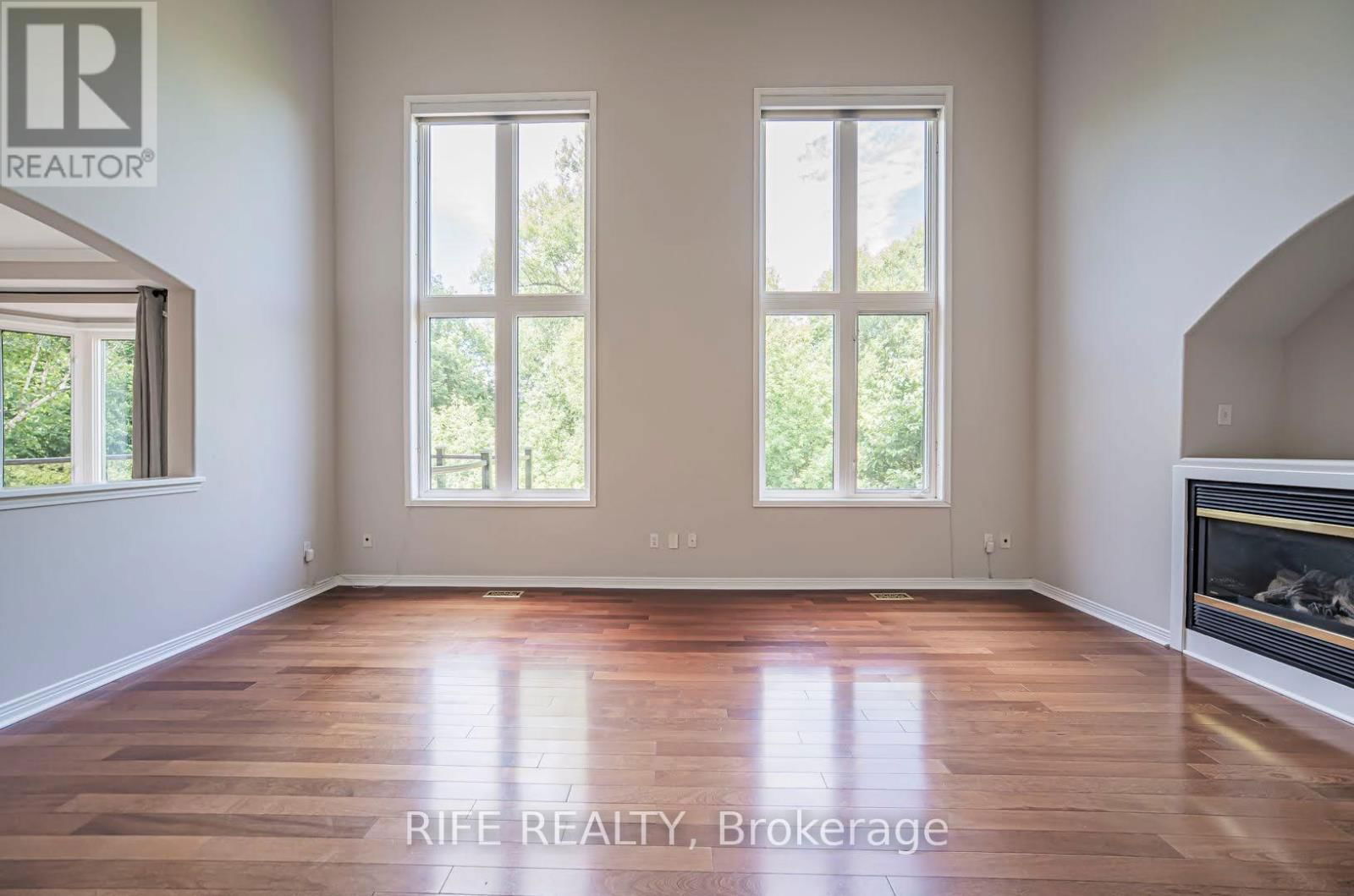 37 BURNDENFORD CRESCENT Image 32