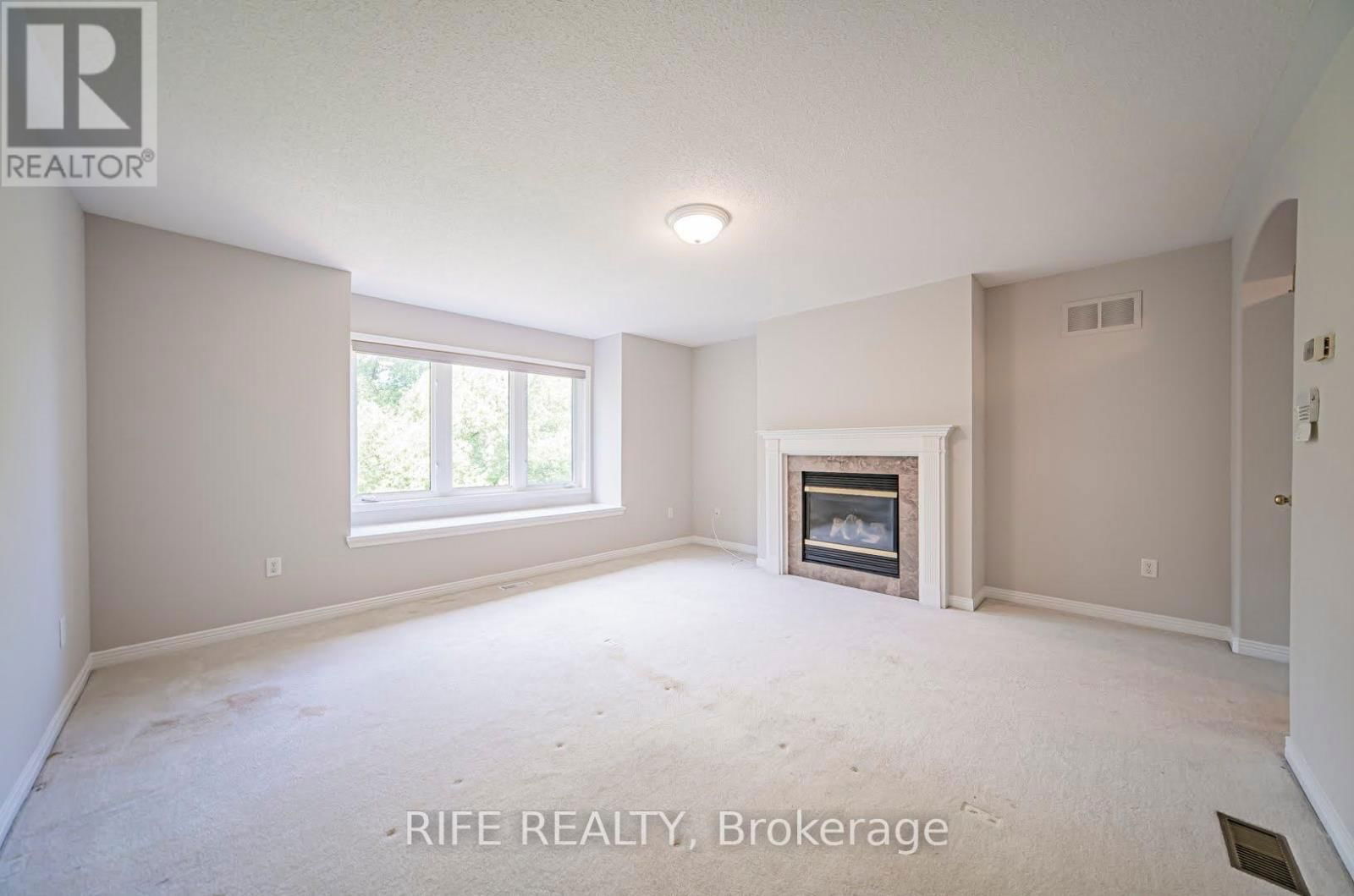 37 BURNDENFORD CRESCENT Image 37