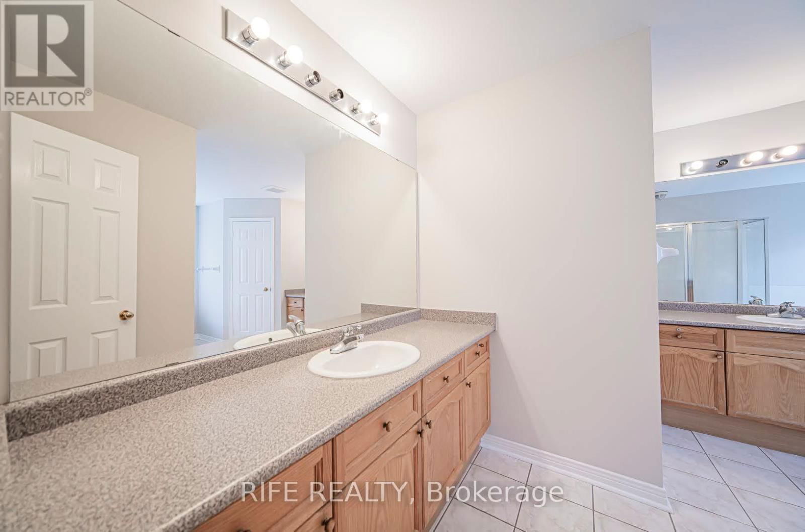 37 BURNDENFORD CRESCENT Image 40