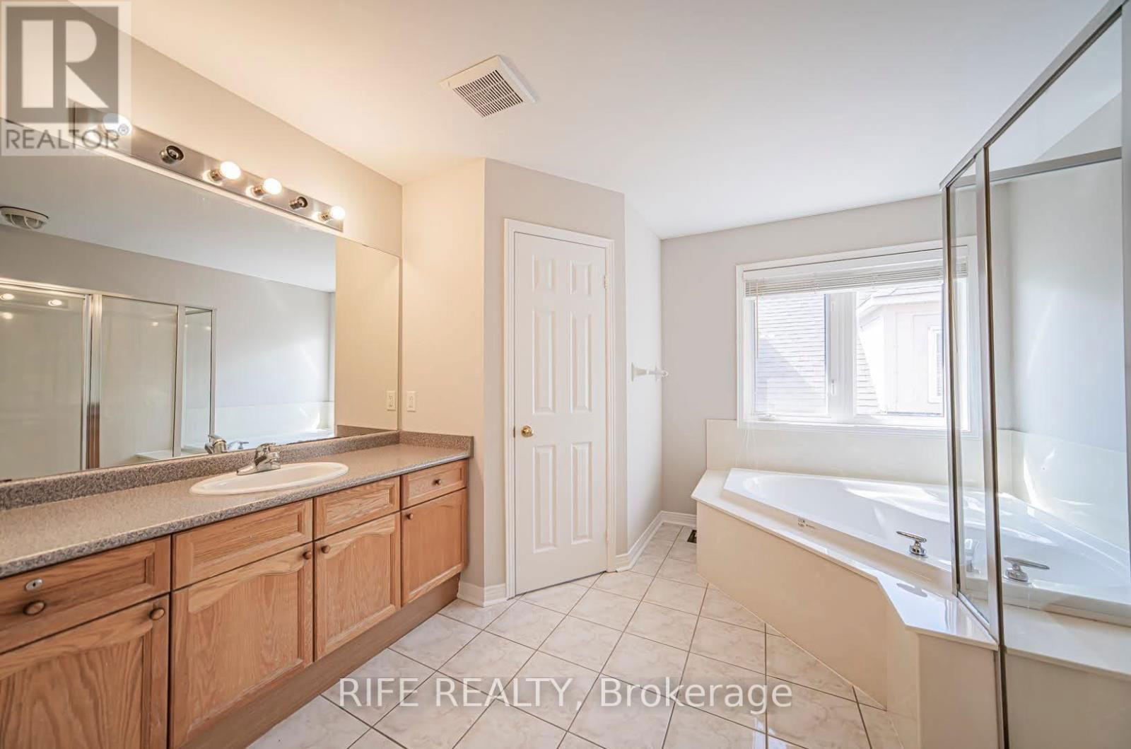 37 BURNDENFORD CRESCENT Image 41