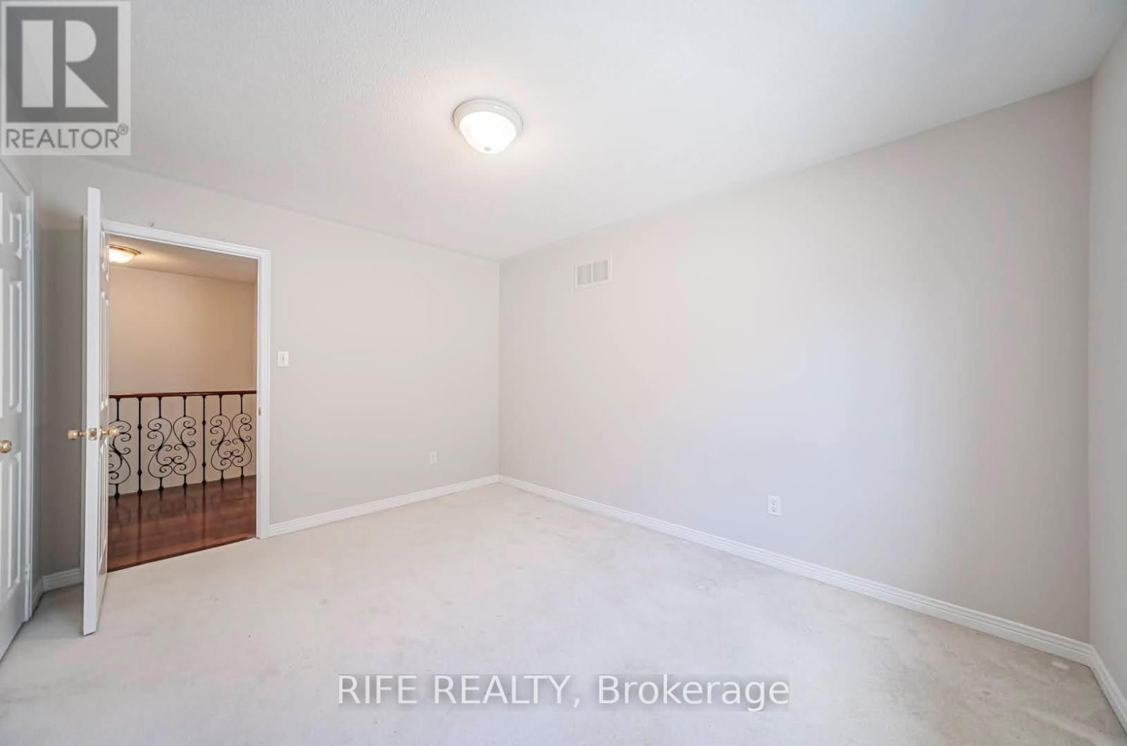 37 BURNDENFORD CRESCENT Image 45