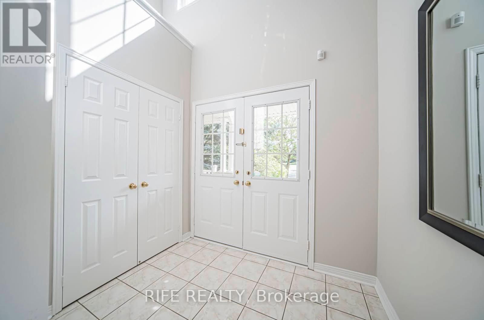 37 BURNDENFORD CRESCENT Image 9