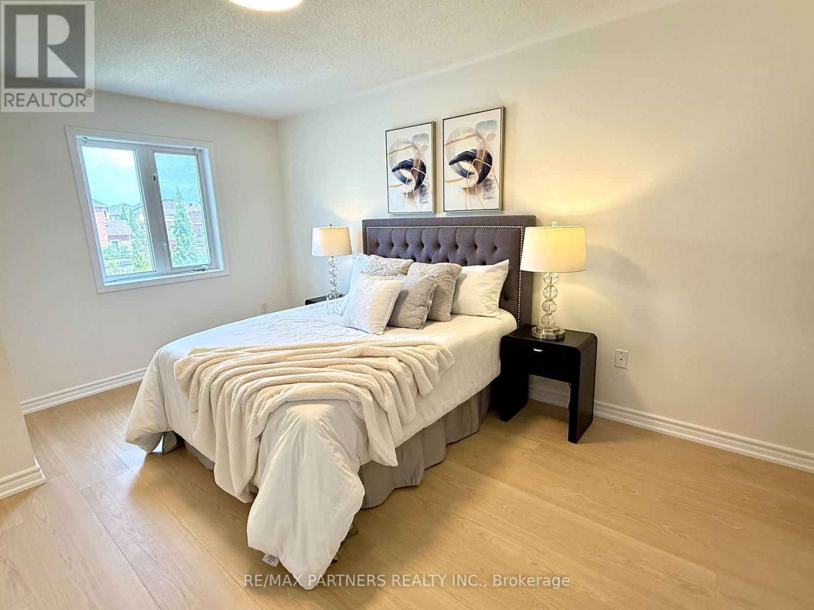 516 BUR OAK AVENUE Image 11