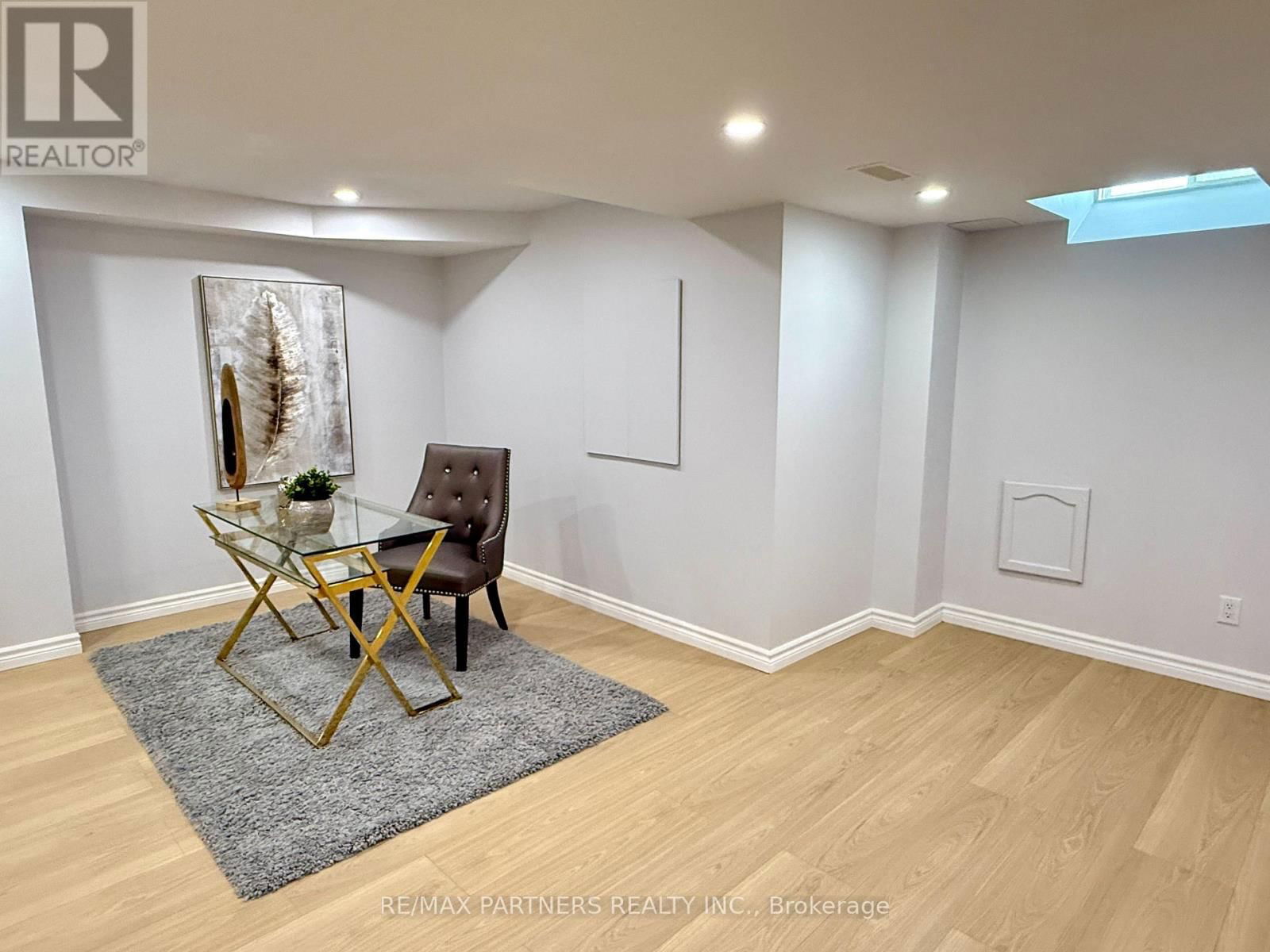 516 BUR OAK AVENUE Image 18