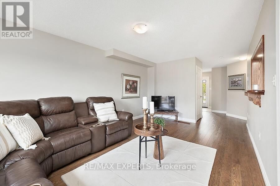 2104 GALLOWAY STREET Image 4