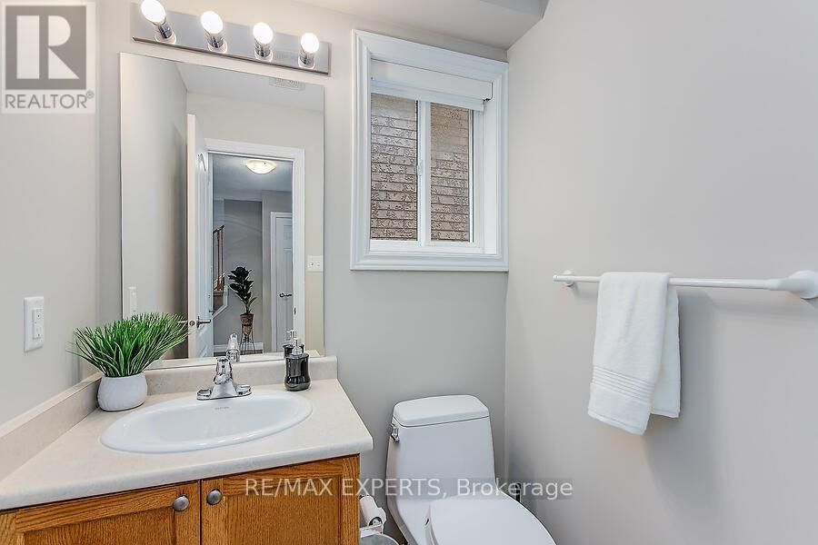 2104 GALLOWAY STREET Image 9