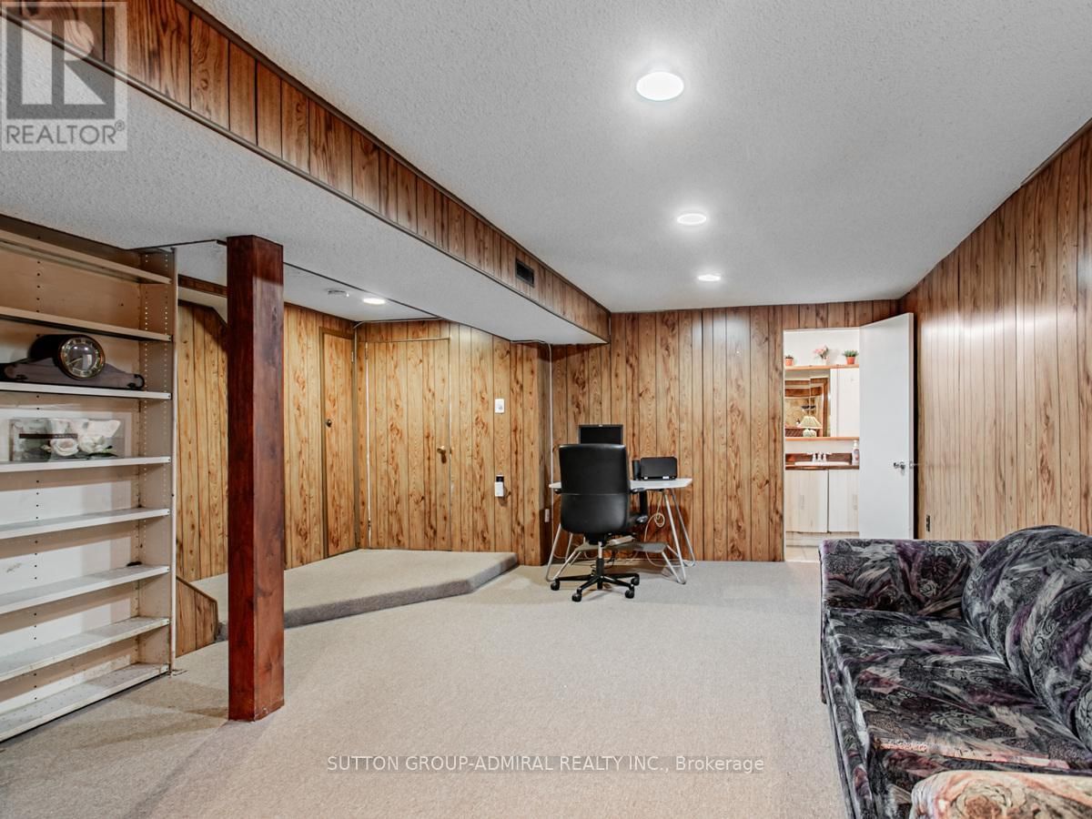 74 BOB O'LINK AVENUE Image 29