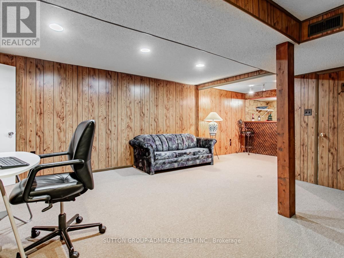 74 BOB O'LINK AVENUE Image 31