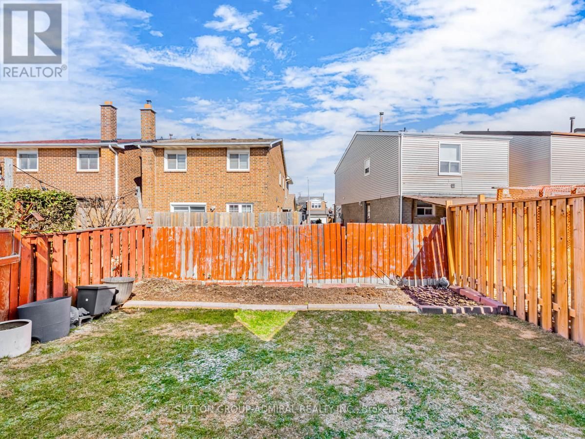 74 BOB O'LINK AVENUE Image 34