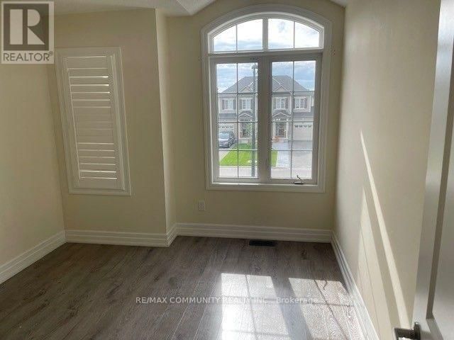 128 WAGNER CRESCENT Image 18