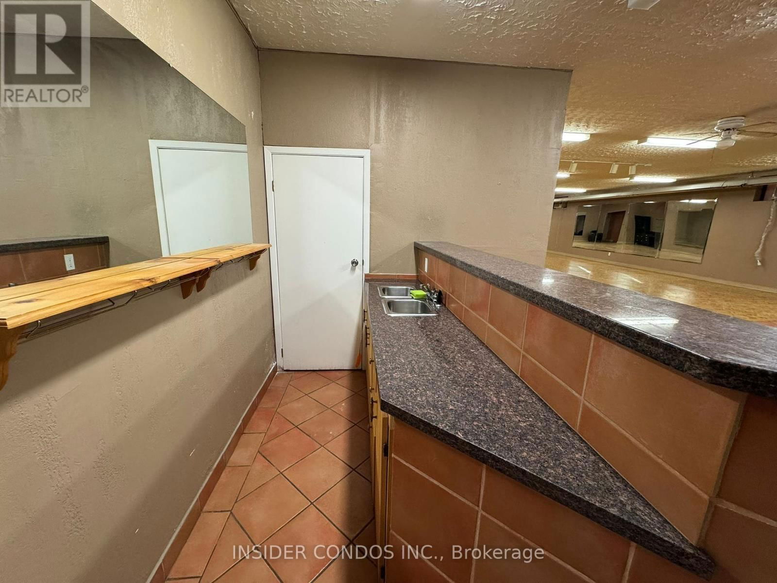 3 Lower - 15 WILLIS ROAD Image 9